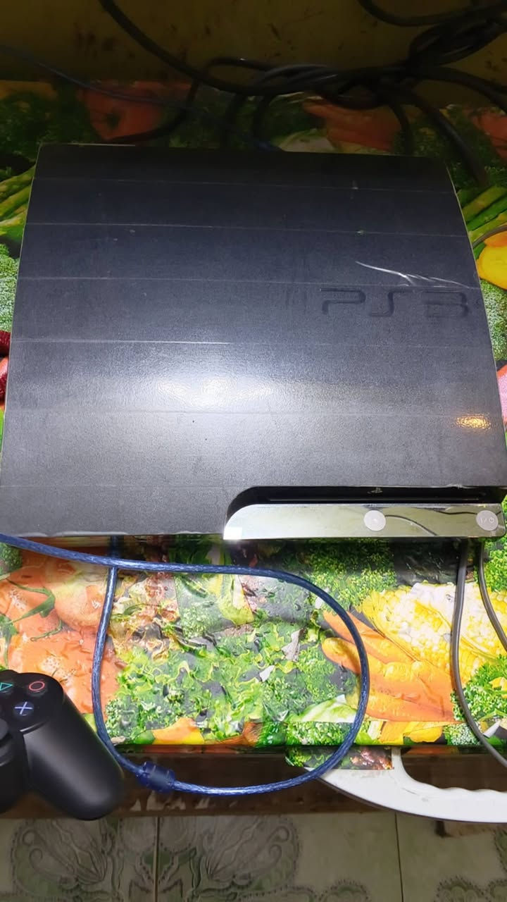 بلي 3 سلم نضافه 95 كامل ملحقات اصلية  مستعمل قليل لامفتوح ولا مصلح سعرة 150 مكاني بغداد البلديات ***********
