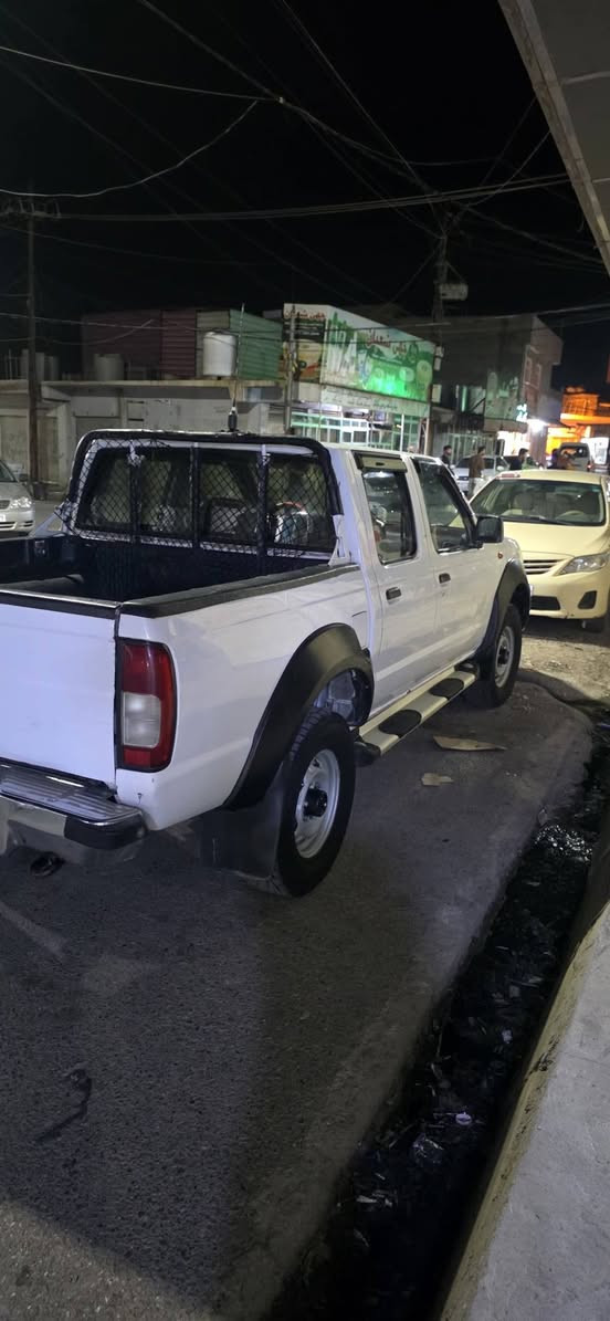 بيك اب نيسان دبل اكسنت موديل 2009 ايك قطعه سبخ بي داخلي ***********سعر 130 و مجال
