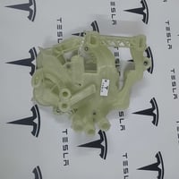 مكتب السند لقطع غيار سيارت تسلا عنكبوتيه تسلا y 3 07707190642