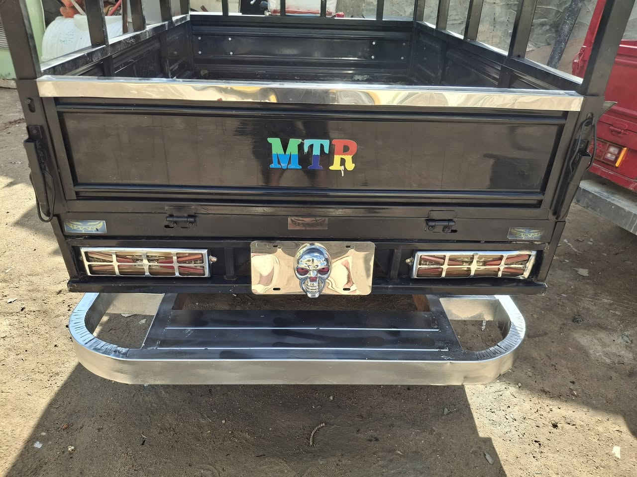 السلام عليكم 
للبيع: ستوتة إمتيار موديل 2023 (بحالة ممتازة)
​النوع: إمتيار 
​الموديل: 2023
​اللون: أسود ملكي
​الحالة القانونية: مرقمة (رقم وسنوية جاهزة)
​الموقع: النجف الأشرف - شارع الصب - مقابل قرية الغدير
​التفاصيل:
الستوتة بحالة نظيفة جداً كما موضح في الصور، وجاهزة للعمل مباشرة.
​للاستفسار والتواصل:
يرجى الاتصال على الرقم: ***********
