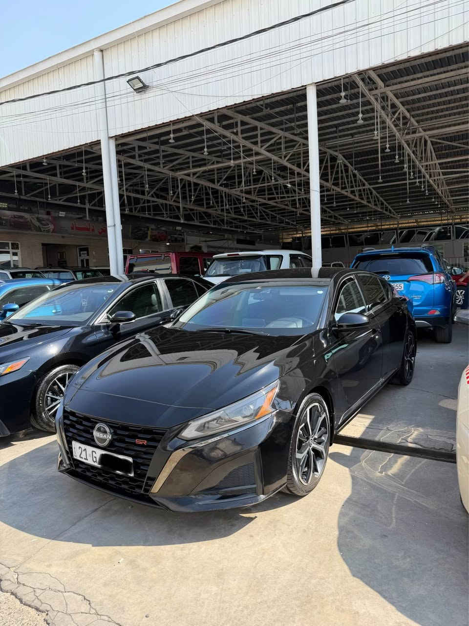 نيسان ئالتيما ٢٠٢٤ SR 
سياره بدون سبوغ جاملغ بنيد مبدل بيلادى نفس لون 
بدون دواخل بدون ايبرباك 
فول بدون فتحه كشنات جلد و كهرباى كشن ططفيه 
هوايه مواصفات بيها رادار امامى خلفى مرايه 
ماشيه ٤٦ مايل گير محرك بشرط سياره جديده 
بسمى رقم هزه جديده 
رقم *********** واتصاب 

نيسان ئالتيما ٢٠٢٤ SR 
بى سبوغ جاملغ و بونيت بيلادى گورايه بى ژوورى بى يبرباك 
فول به س سلايت نييه كوشين هيتر كوشين جلد كاره باى رادرى بيش بشت ئاوينه مواسفاتى زور هه يه 
٤٦ مايل روشتيه نويه سياره كه 
گير مه جينه كاره باى هه مووى به شه رت 
به ناوى خومه  
رقم *********** أربيل, العراق
