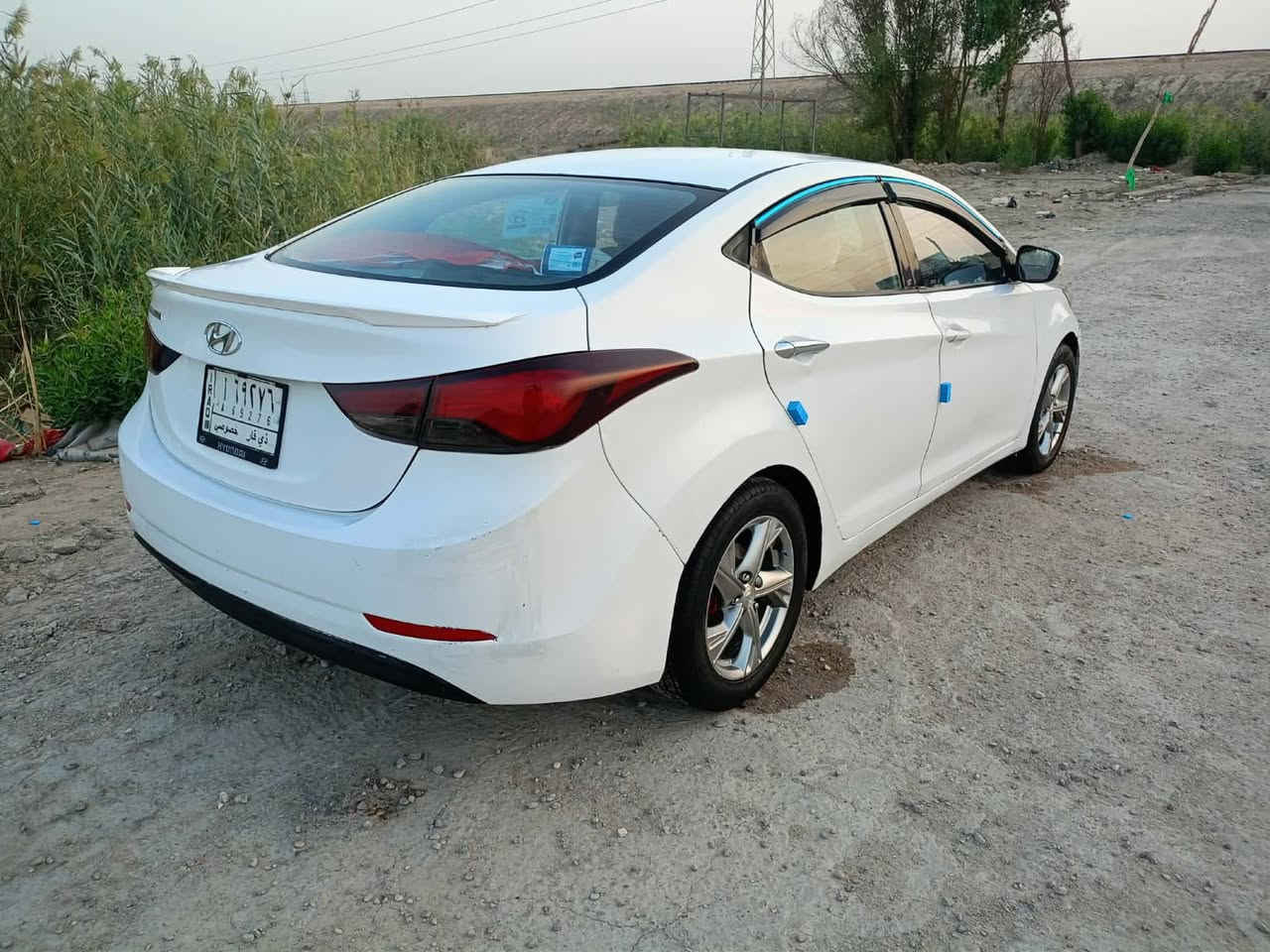 سلام عليكم
النترا 2016 خليجي سياره جاهزه 
سياره بيه صفحه وبيه رشات صبغ تجميل بدون تبديل 
كير ومكينه وتبريد وحديده كله جديد سياره جاهزه 
93 وشراي بي خير ويدلل 
مكاني ناصريه مركز 
للستفسار . ***********
