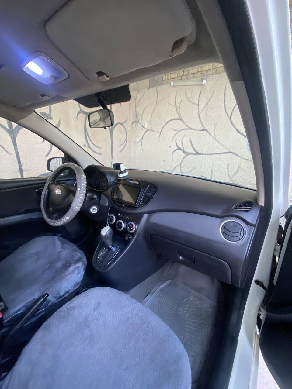 السلام عليكم هواندي i10موديل 2013السيارةًحلو وجاهزة رقم اربيل جديد      مكينه وكير جديدة التبريد من تخم تاير السيارة جاهزة السعر ٧٥وبيها مجال 😇الاتصال *********** واتساب
