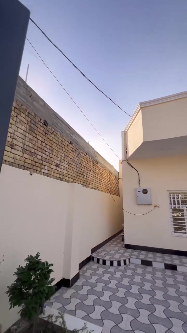 للبيع 200متر طابو صرف ناصريه ناحيه اور قرب مدرسه صفي الدين

للبيع بناء حديث وبيع سريع الشراي بيت ماصار هواي من كمل جاهز 

غرفتين وصالـه طارمه جبيره كراج بيت جاهز وخير من الله ❤️🪬

يم المدرسه مباشر  مال صفي دين بيت خير من الله خدمات متكامله  

جاهز من كل النواحي وسعره مناسب الشراي *********** 🪬
