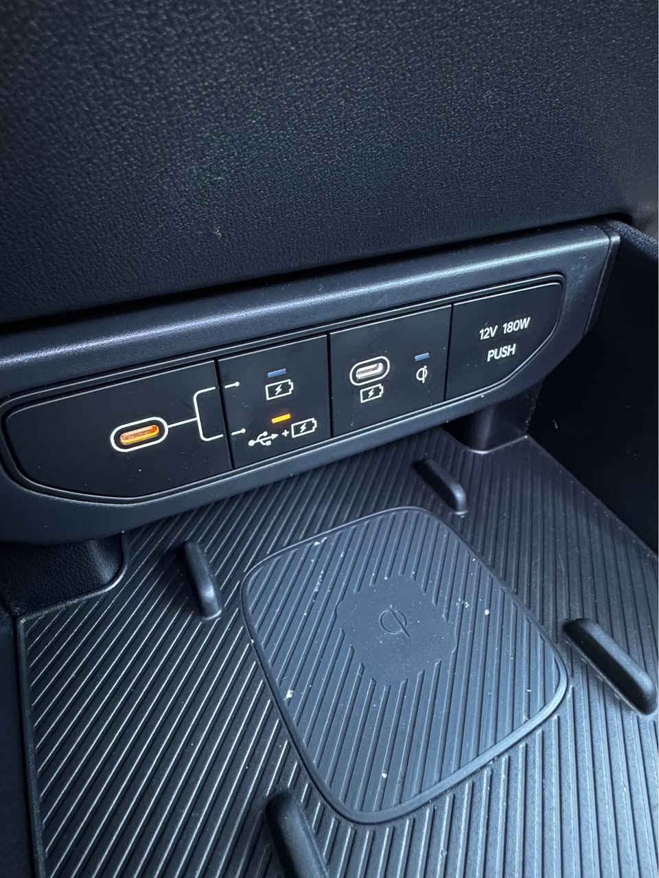 كيا كي 4 موديل ٢٠٢٥ كلين بدون اي ضرر فقط براغي المكينه مفتوحه 
مكينه ٢٠٠٠ دوش بنزين 
فول بنوراما 
بصمه 
تشغيل عن بعد 
صندوق كهرباء 
رادارات من كل جهة 
جلد 
تدفئه كراسي واستيرن 
ااسياره جديده ماشيه ١٧ الف ميل فقط 
مرقم بغداد الجديد 
شاشه متصله 
وبعد بيه مواصفات 
السعر ١٩٠ ورقه 
الكراده شارع ٦٢ 
***********
*********** بغداد, العراق
