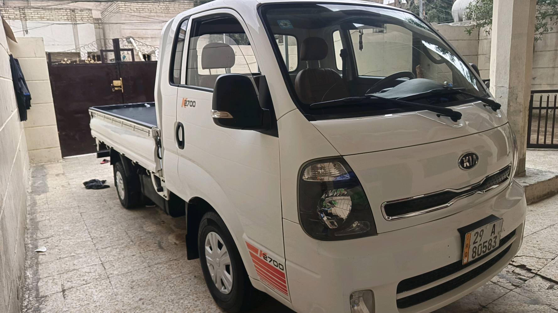 كيا بنكو موديل 2019 محرك 2700 مفتوح 
مكفولة كفالة عامة من ضربة وكص وصبغ وتبديل صبغ دوسات فقط 
محرك كير اكسن مكفول 
شاصي مكفول 
تخم تاير امامي خلفي جدد 
جاهزة من كل النواحي 
رقم واسط انكليزي تحويل مباشر 
السعر 120 $ وبي مجال 
مكاني بغداد مدينة الصدر الاورفلي 
رقم الهاتف ***********


