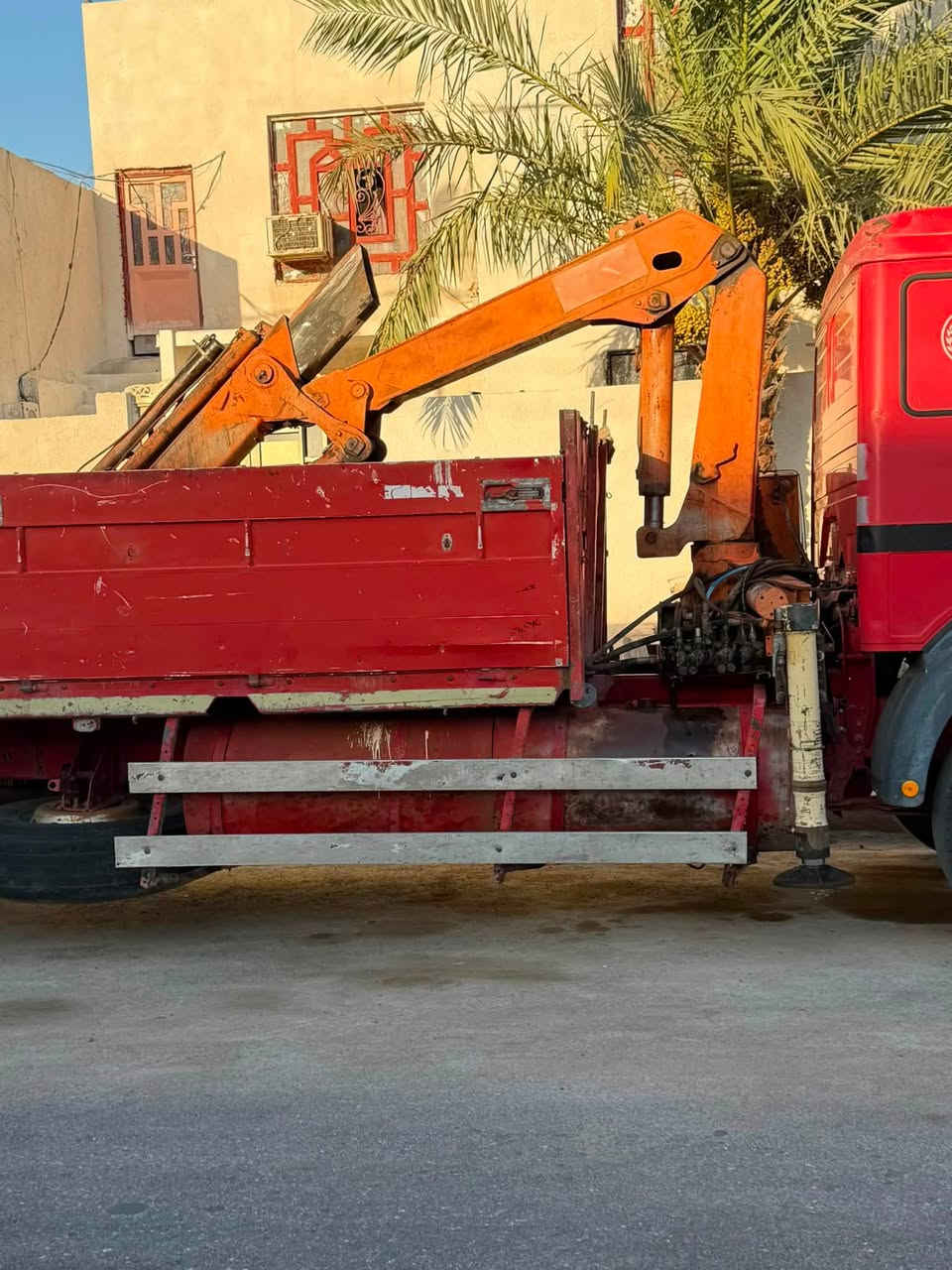 كرين للبيع بس الجهاز 5 طن 3 سلايتات مكانه نجف شرط الشغل ***********  سعره 25ورقه

