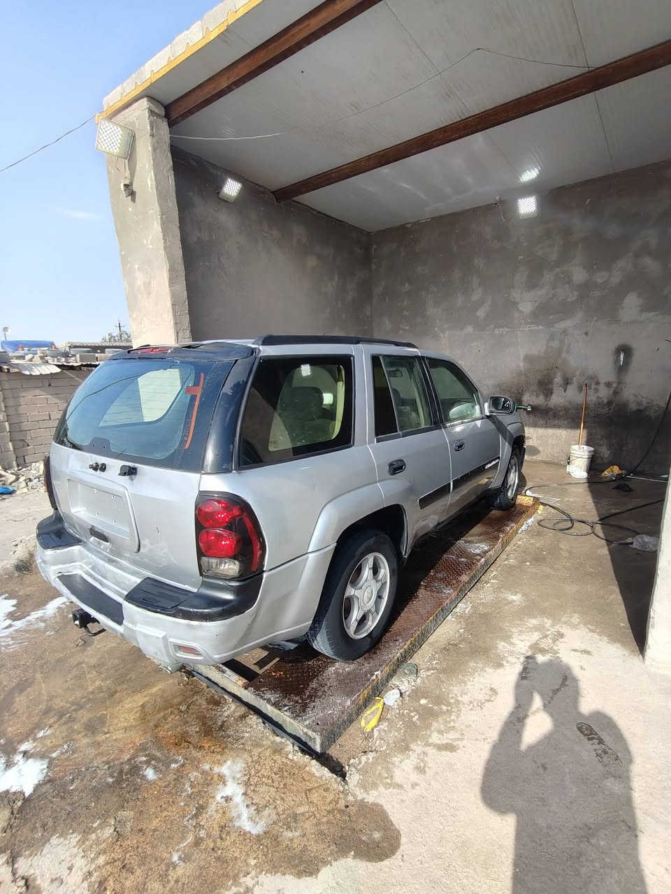 سلام عليكم..بلايزر 2005.سياره مزايده//***********
