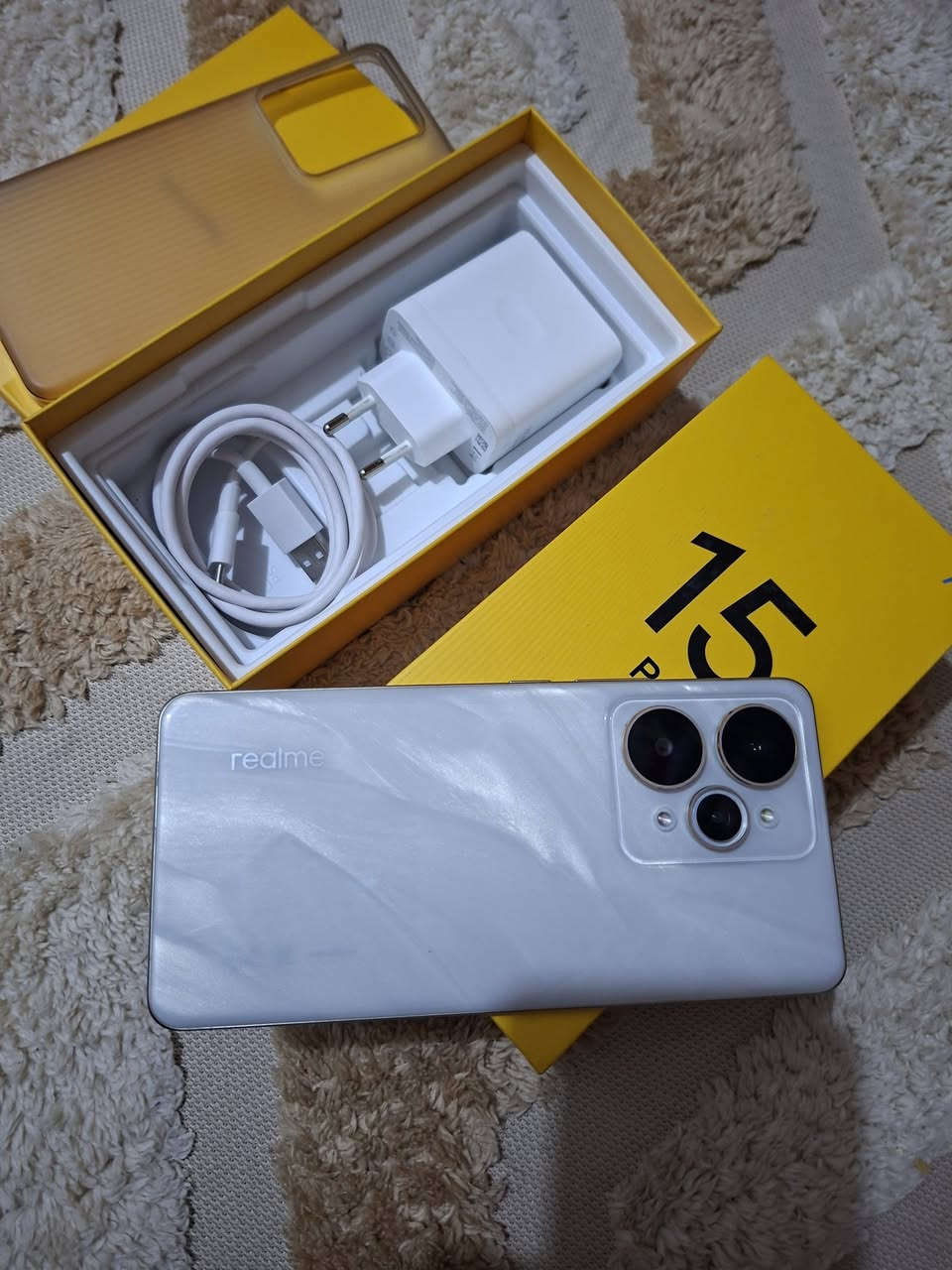 السلام عليكم 
ريلمي 15 برو/كامل ملحقاته 
📱المعالج : Snapdragon 7 Gen 4
💾 الذاكرة :  512GB والرام 12+14
💾 الشاشة : امولد 6.8 بوصة - 144 هرتز 
📷 الكاميرا : 50 + 50 ميجابكسل
🔋البطارية : 7000 مللي أمبير __  
شحن سريع 80 واط
سعره 500 الشراي يراسلني


**إذا كنت صاحب هذا الإعلان وتريد حذفه لأي سبب، رجاءا أرسل رسالة إلى الدعم الفني**