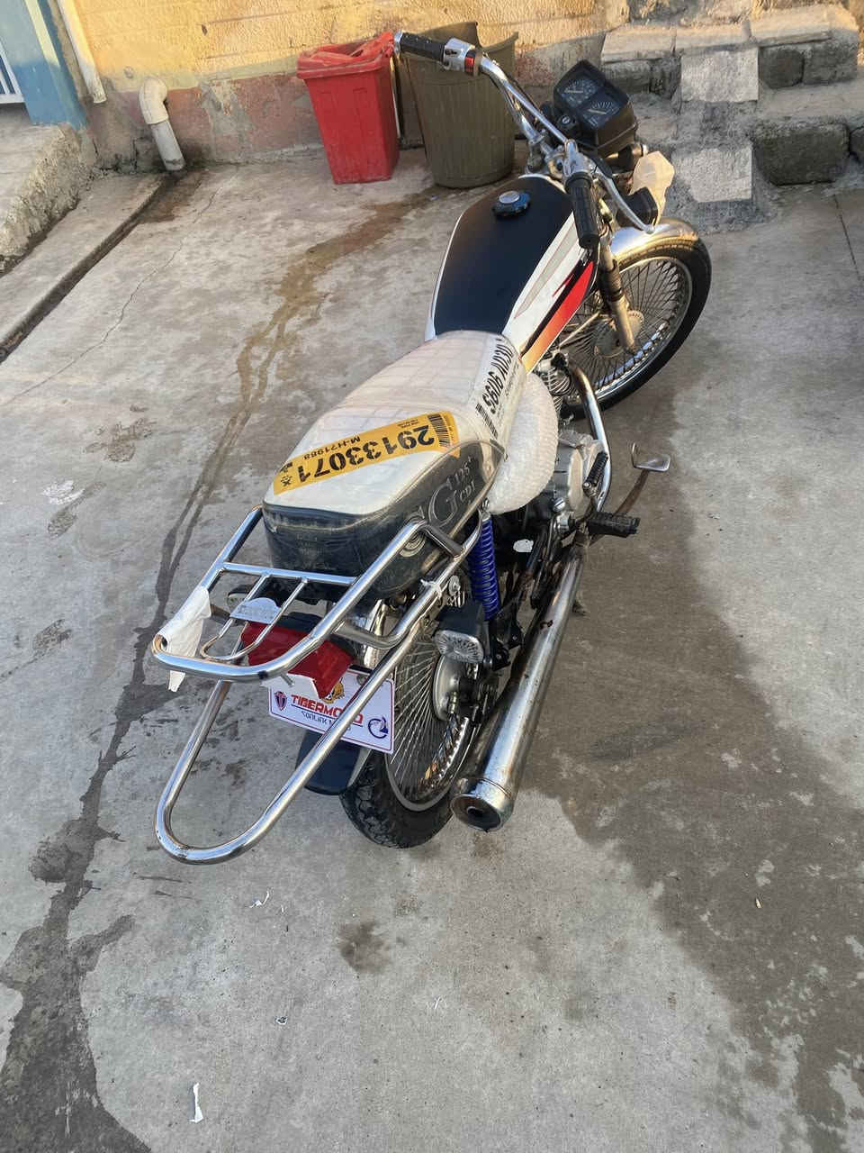 سلام عليكم دراجه 2020 مفتوح شرط لاصرف ولاه بخار كهربائيه كله شغاله  تايرات جدد  محرك اخرسً دبل اشاير لدد شغاله دبلات شغاله باتري جديد زنجيل جديد دهن جديد الدراجه ع اخر حبايه اتصل***********سعر 375وبي مجال
