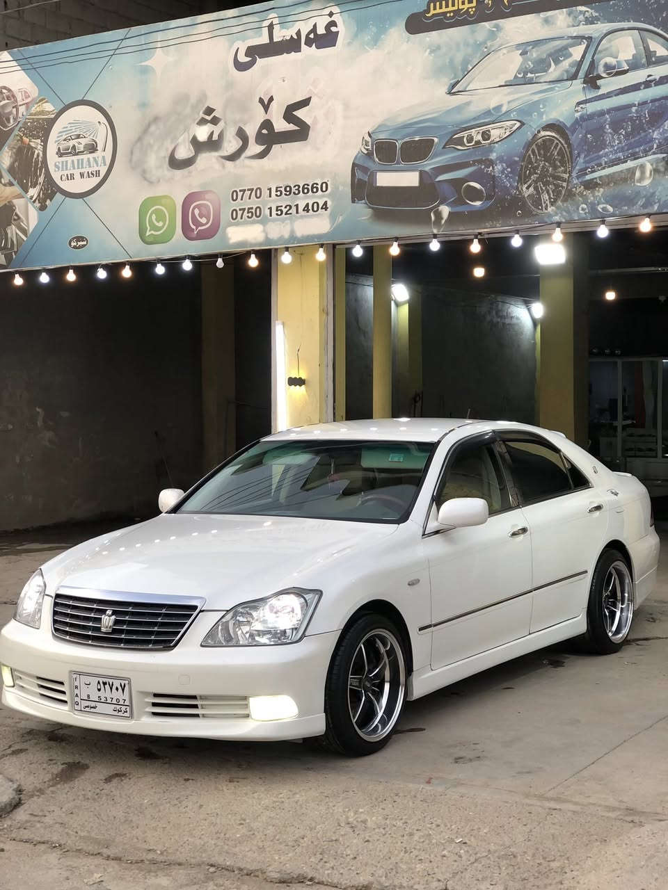شاهینە ڕۆیاڵ مووس مووس
بێ کۆدە !!!
٢٠٠٥ 
٣دووگمە
یادی ٥٠ ساڵەیە
١٨٢ قەترەیەک دووکەڵی نیە!!!
سەقفی وەک شوشە وایە 
ناو زەرد🍋
پەردە
کامل کامل کراوە بە سپۆرت
پێش و دوا و دۆسە سپۆرت 
باڵی سەر جام و سنوقی بۆ بەستراوە
تایەو ویلی وێلد هەر چواری قووڵ
تایە و ویلی لۆک لۆکە 
بەسمەکانی حوڕکراوە 
ئاوێنەکانی لەکەڵ داخستن ئەخەوێت
کامل ئیشارەتی بەقووەتی بۆ بەستراوە
سەیارەکە زۆر زۆر توندووتۆڵە
یەک چرکە و ١٠٠ دۆلار ببڕە 

٢ پارچەی بۆیاخی ئەوروپایە 
قرچ و دەعم و لێدراو بەشەرت
گێر و مەکینە و دووکەڵ بەشەرت

سیعری ٦٧ گەڵاو مجالێکی کەمی تیایە 

سەیارەکەم دانسقەیە 
هەرزانتر هەیە بچۆ ئەو بکڕە 

شوێن :زەڕایەن 

***********
*********** واتساپی لەسەرە
