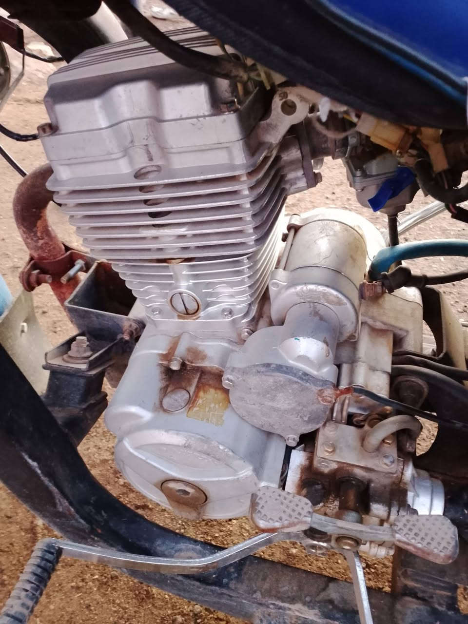 سلام عليكم محرك ستوته للبيع هوه والكير بوكس محرك خير من الله مال جناي تجي تفحص وتاخذه كوت منطقة البدريه وشراي يدلل وهذا رقمي ***********
