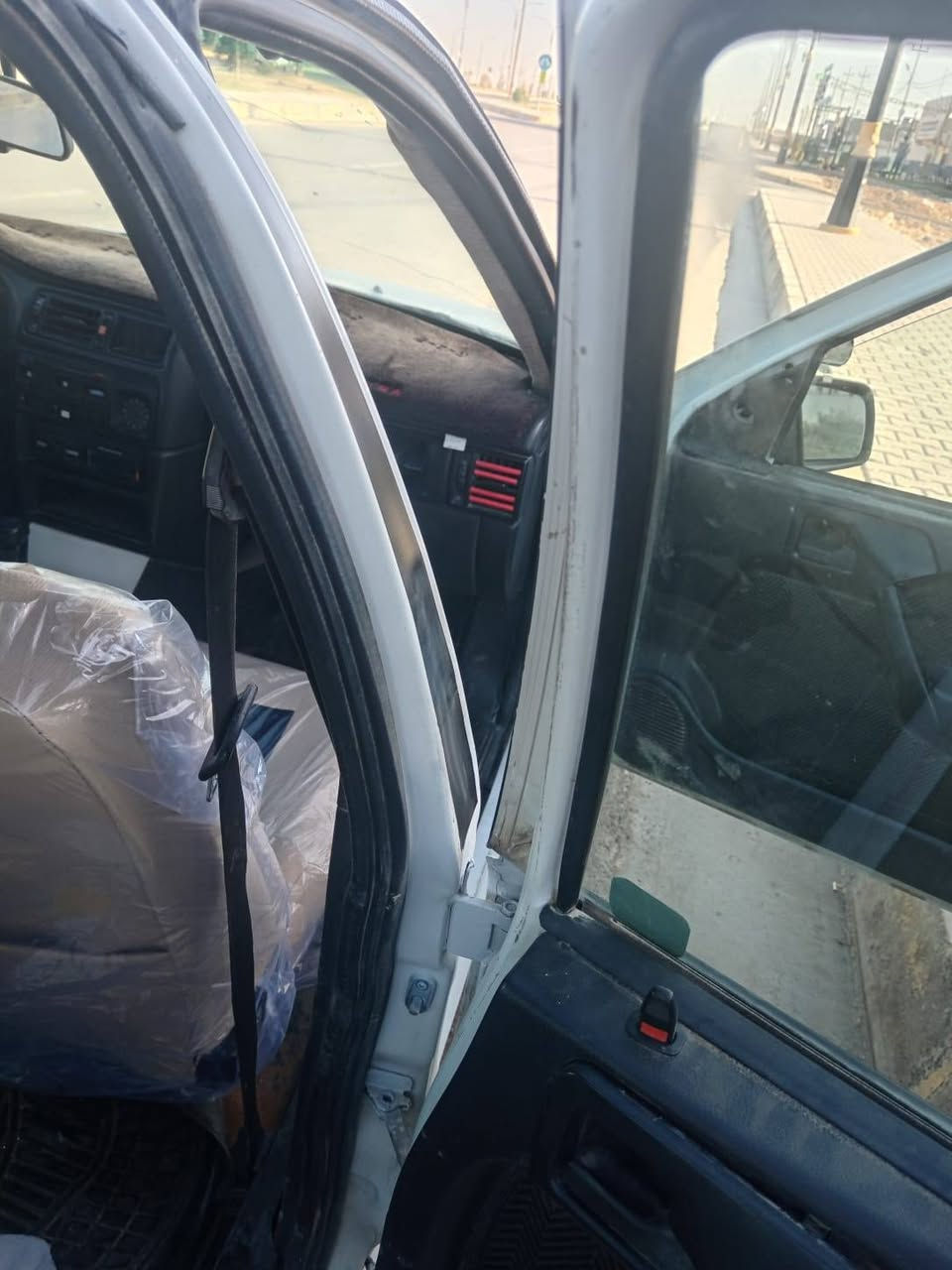 اوبل فكترا موديل 91 للبيع حجم ٢٠ محور كابريته 
صبغ الدوائر   رقم نينوئ هزه جديده سنويه جديده كابون بانزين بيها طخم تايرات جديد كهربائيات كله شغاله
العنوان موصل الايسر يارمجة الشرقية شارك كركوك
السعر ٤٠ ورقه.
***********
***********
