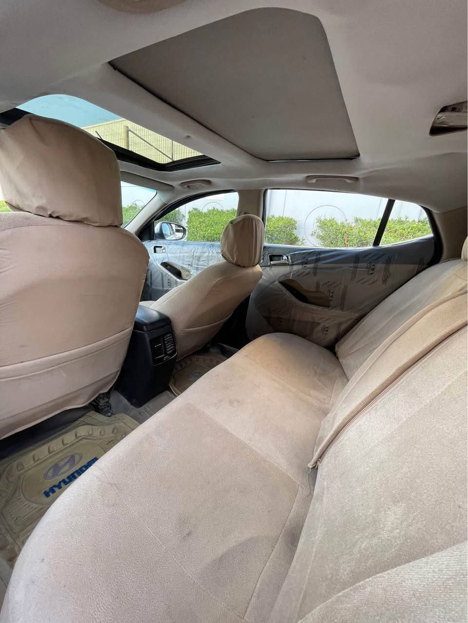 السلام عليكم للبيع كيا اوبتما موديل 2011  بصره سنويه 28 وارد خليجي فول مواصفات للاخير بانوراما بصمه تشغيل وابواب تبريد قطعتين شفتات بلستيرن محرك 2400 دوش دبل كزوز تبريد بيانو تحكم مناخي جاهزه محرك كير حداده تبريد تخم تاير ماكو بيهه نقص محتاجه بس سايق السياره مابيهه ضربه بيهه صبغ مصبوغ حزام اكفل شواصي لغود واكفلهه من الكص والباقي شوف العين اكرر شوف العين  السعر 95 وهاذا رقم صاحبهه غير متواجد ع نت *********** البصرة, العراق
