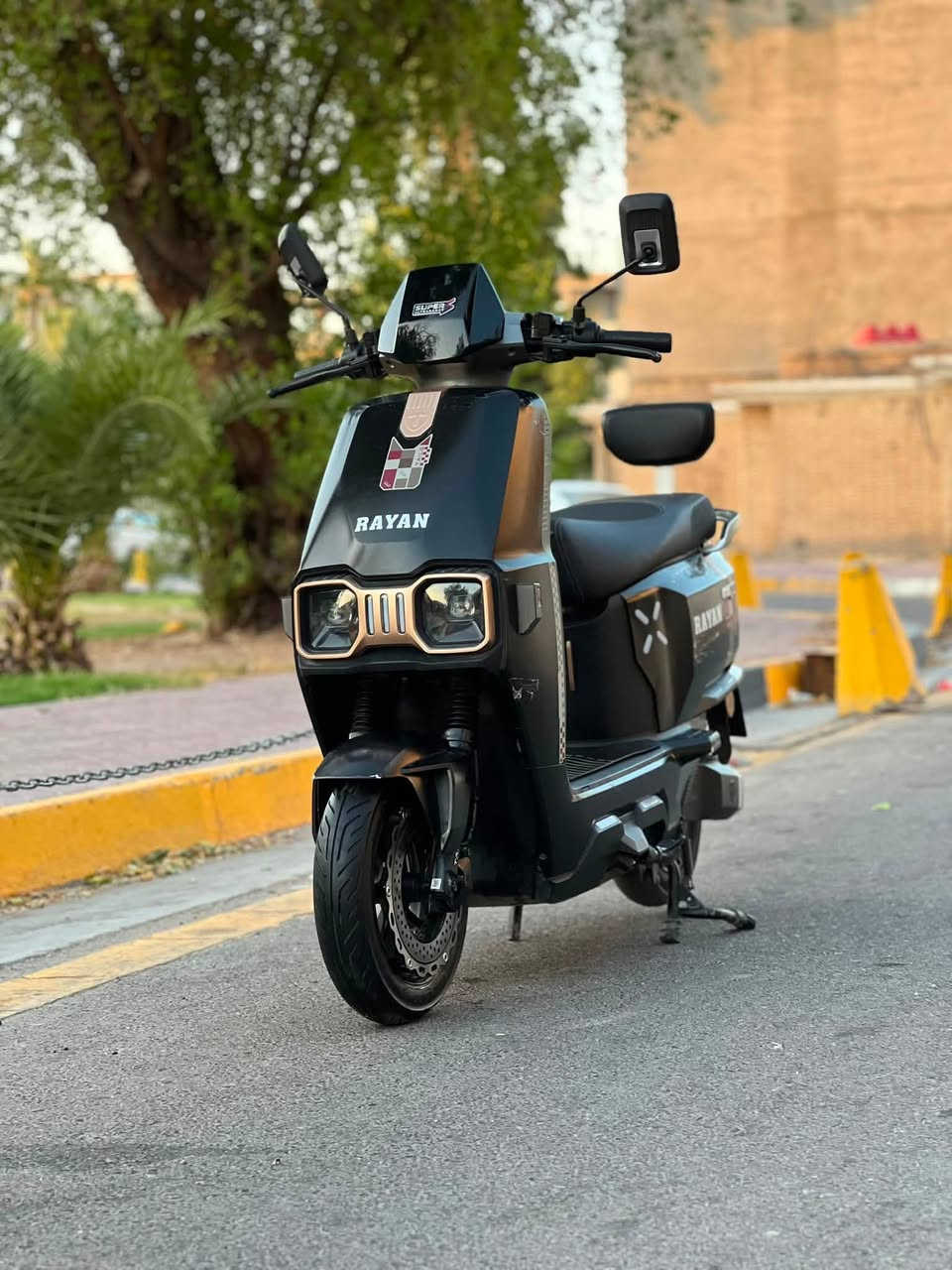 سلام عليكم شباب عندي دراجه شحن النوع الريان الحديث ام عيون جيل ثالث دراجه مستخدمه كم يوم ماشيه اقل 100كيلو  دراجه ع فحص وصل شراء موجود بيها وكامله مكمله من كل نواحي وكل عيب مابيها 

بيها مواصفات تخبل 

الموديل 2026
البطاريات 6دبل كرافين 
السرع 1.2.3
السرعه 90
المسافه بل شحنه وحده 50 كيلو 
 شاشه تعرض  تاب تعرض الك كل عطل 
دبل إشاره 
تشغيل بصمه سكيورتي 
تشغيل عن بعد 
جهاز إنذار السرقه 
شاحنه اصليه 
بعد بيها مواصفات كلش حلوه وتخبل 
دراجه طسته حيل ناعمه 

أي استفسار اتصال 

***********
