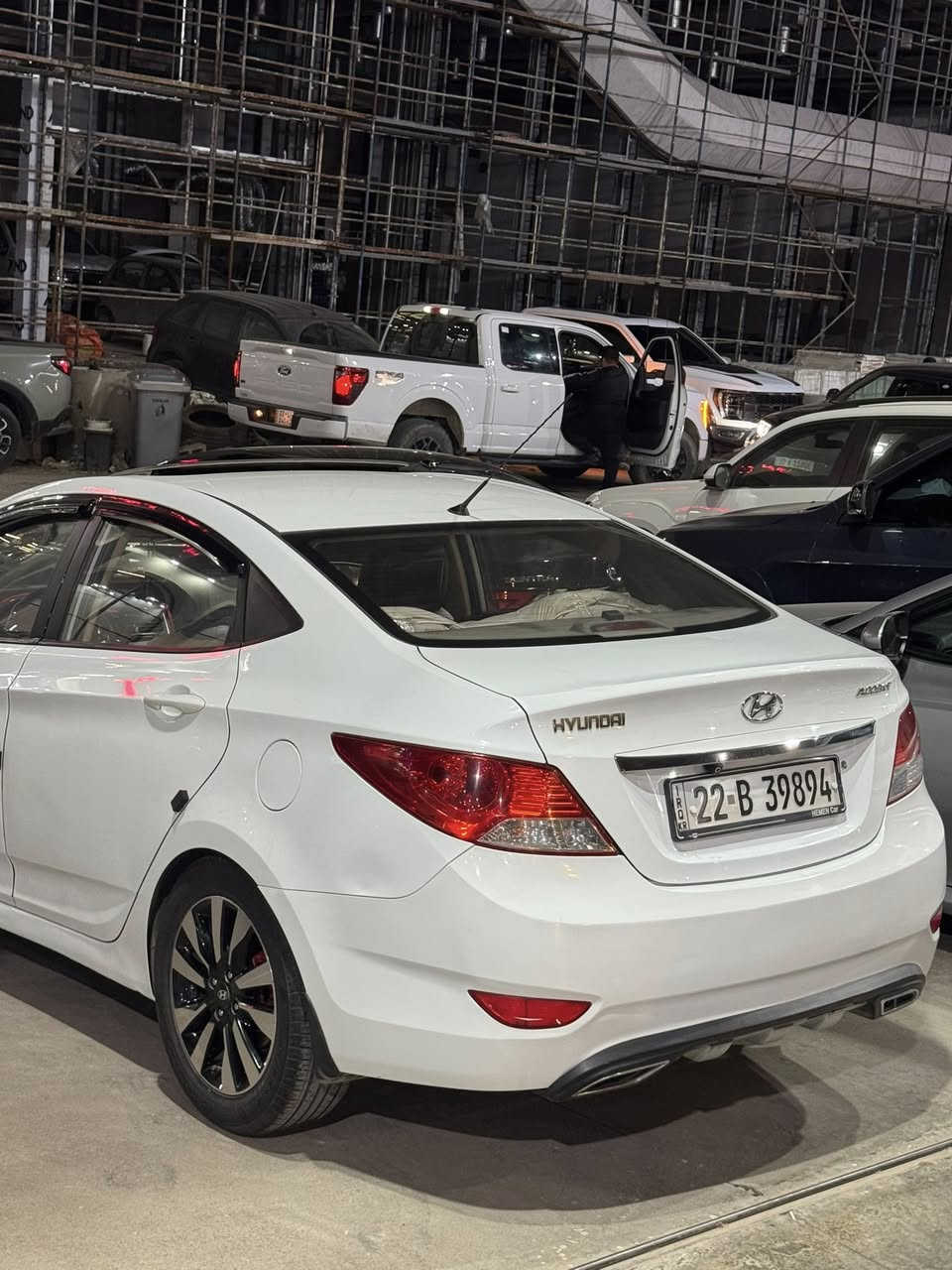 السلام عليكم
اكسينت 2013 
فقط باب صبغ بخ 
فول مواصفات اسلايت 
تحكمات جيهتين 
رقم سنويه كله جديد 
سعرها 110 
***********
