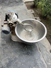 عجانه للبيع السعر 500. الرقم 07706748276