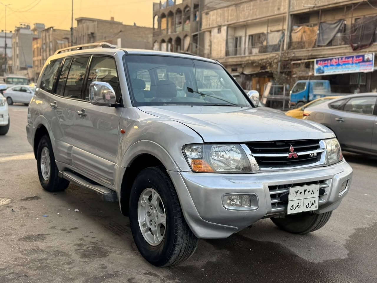 *********** 
باجيرو  ٢٠٠٢ رقم مميز 
سياره بدون صبغ بدون ضربه 
محرك ٣٥٠٠   بلادي 
تبريد  ثلج  ٣ قطع
٧ راكب 
شاشه وتخم تاير و باتري جديد 
غرفتها  جديده وبلاديه  اني مغلف كشنات القديم  كله نظيف كلش
صدر امامي خلفي جديد 
جاهزه  وخير من الله 
داخل صاج 
كير اوتو 
تبريد  ثلج 
تبريد  ٣ قطع 
كشنات كهرباء 
ريموت
فور ويل 
شرط التحويل   الوكاله جديده 
مسويلها هزه  جديده  بالمرور
سعرها  ٦٩  ورقه 
مكاني اعظميه سبع ابكار 
اتصال فقط مكلف بلنشر 
***********
