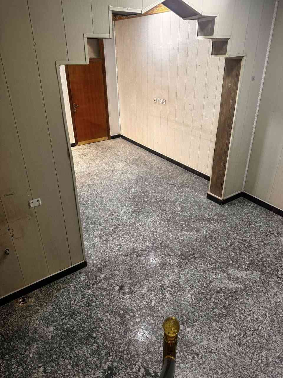 دار سكن طابو صرف مساحه 120 متر بناء حديث طابقين طابوگ 3غرف نوم هول مطبخ استقبال مجمعات صحيه 
خارجيه داخليه مجمع صحي طابق ثاني 
ارضيه كرانيت جدران تغليف نقوش 
موقع ممتاز على ساحه متنزه 
قريب شارع تجاري 
خدمات كامله 
علما الدار فارغ تستلم مفتاح 
ابو غرق حي السلام 
الأستفسار الأتصال 
***********
#الدار_المعموره_للعقار
من لديه عقار ويرغب بالبيع مراسلت الصفحه او الاتصال
