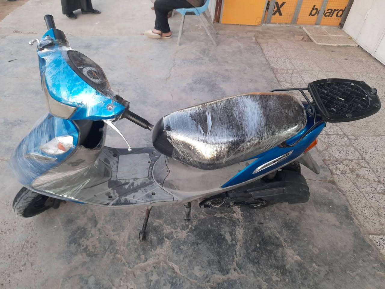 لسلام عليكم دراجة ساسوكي ادرس ياباني نضيفة اي نقص مابيهة نكرة سلف اورق كاملة لمكان لغزالية لسعر 300 لشراي يتصل ***********
