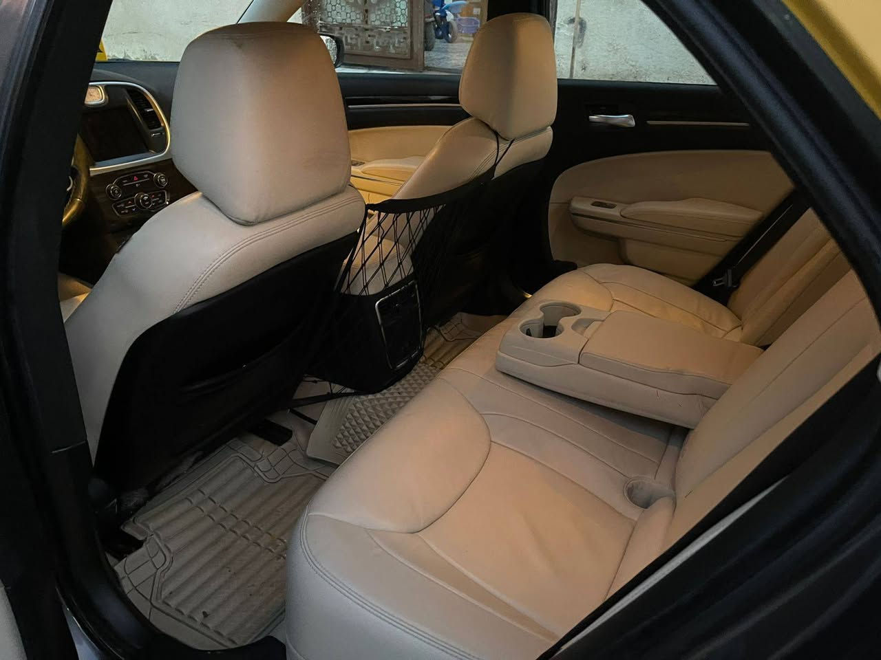 السلام عليكم اوبامه 19 اصل مرمز 22 رقم بصره سنويه 29 خط وبحث باسمي ناصريه كربلاء ماشيه 100 حقيقي السياره جديده لوك طك الفلين قطرت معجون مابيها مكفوله من التبديل والضربه. فقط العرضانيه امامي. حته البدنه بلادي. ارباك راجع سستم والبنيد حافته بيها بارد باقي كفاله عامه وصور الحادث موجوده وسونار موجود مواصفات ويلكب مكسيكي تخم تاير جديد داخل عسلي جلد. ملكي شاشه كار بلي تشغيل عن بعد كشن كهرباء صبغه جديده لايت محور مكينه كير حداديه اكسن  تخم تاير تبريد تدفئه كله عله وضع الشركه حجر بلاد مشط بلاد مكاني السونار مرفق معه صور الحادث ناصريه مركز. السعر اتصل وتدلل 
***********
***********
