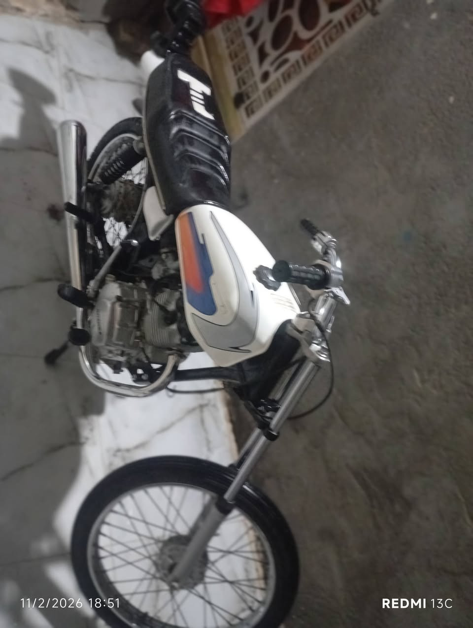 السلام عليكم دراجه للبيع محرك انتنس مامفتوح مشي وفصله غير من الله سعر 650 وبيها مجال  مكان ناصريه مركز ماتشتري لاتراسل ***********
