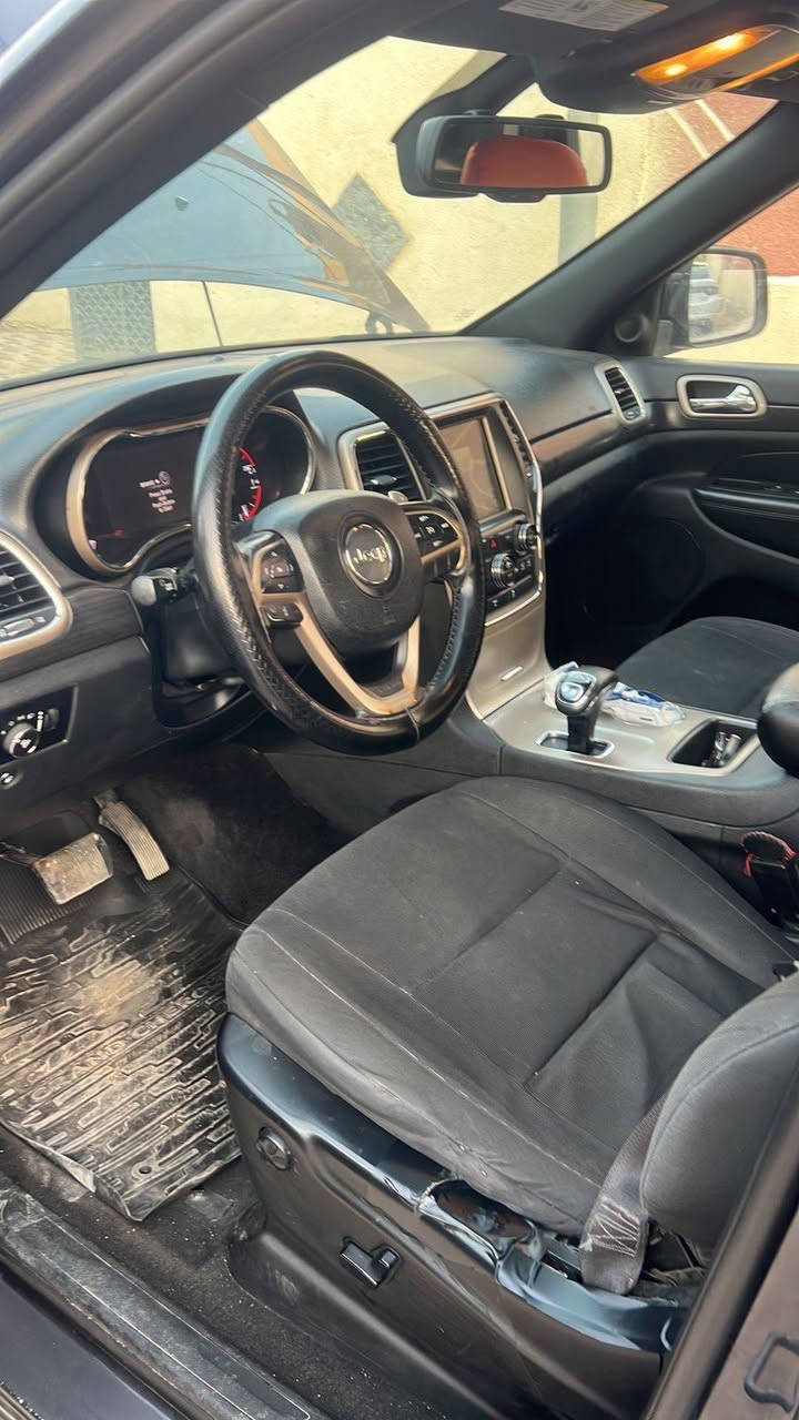 سلا عليكم جيب 2014 تحويل ثاني يوم السياره بيه تبديل بيبان فقط والباقي مكفول مكاني البصره السعر 175وبيه مجال قليل ***********
