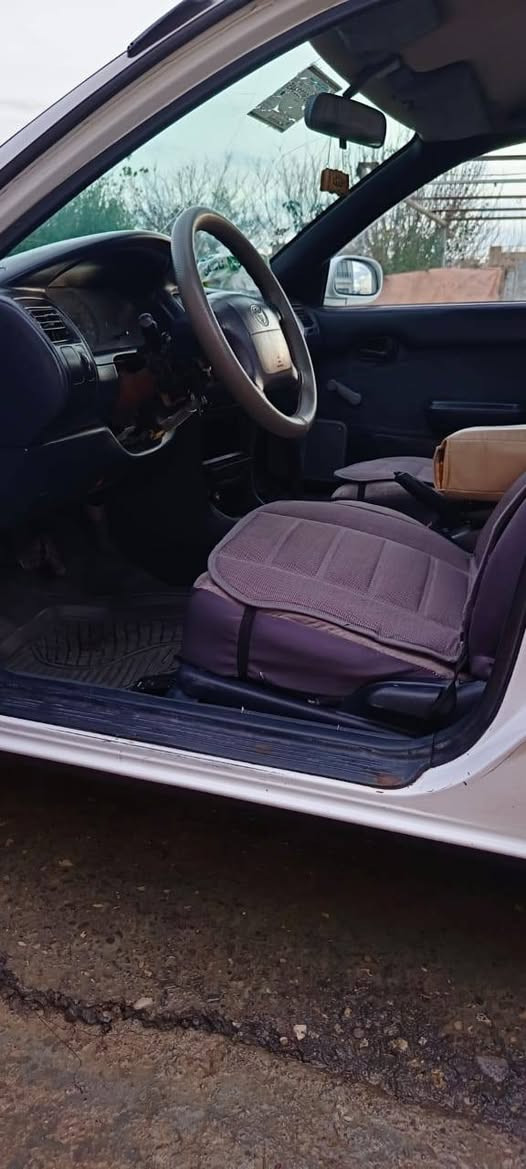 تۆیۆتا کرۆلا 1995 گێڕ ئۆتۆماتیک
چوار تایەی نوێی لەژێرە 
تازە دەبڵ کانیم گۆڕیوە 
پێش و پشتی تازە توند کراوەتەوە 
سەیارەکە بەناوی خۆمەوەیە 
تحویل بەشەرت 
تەبرید بەشەرت 
تەقەو ڕەقەی بەشەرت 
هیچ مەسرەفێکی تێدانیە 
سەنەوی و هەزەی بەسەر چووە 
دوو بست و یەك پارچەی بۆیاخە 
لەگەڵ جەمپێکی خەفیفی هەیە لە پشتەوەی 

سـعـر : لە کۆمێنت داوابکە ڕاستەوخۆ بۆت دێت 📥 

گێر و مەکیەنەی بەشەرت 
هیچ کێشەیەکی تێدا نییە 

ژمارەی خاوەنەکەی 
***********
***********
