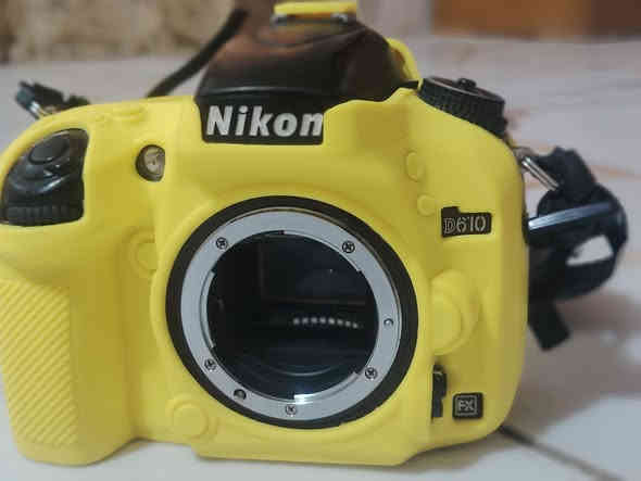 للبيع نيكون 610 فول فريم مع عدسة 70-300 فول فريم
الملحقات 
بطاريات عدد 2
جيلاتين عدد 2 اسود واصفر
ناقل عدد 3 
رام. 64 
ستاند
حقيبة ضهر مقسمه
حزام
شاحنه 
واتساب ***********
***********
علق وادخلك خاص
