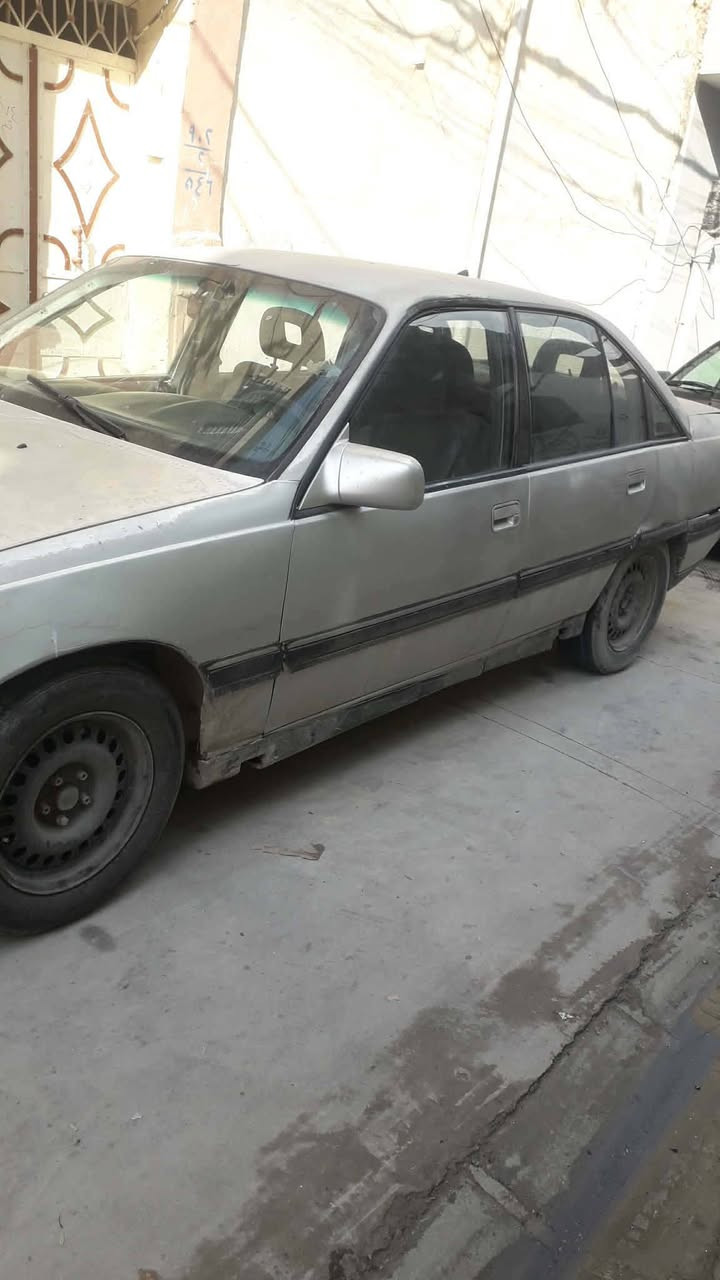 للبيع سياره مابيها كشي طالب عليها 18وبيها مجال تواصل ع رقم ***********
