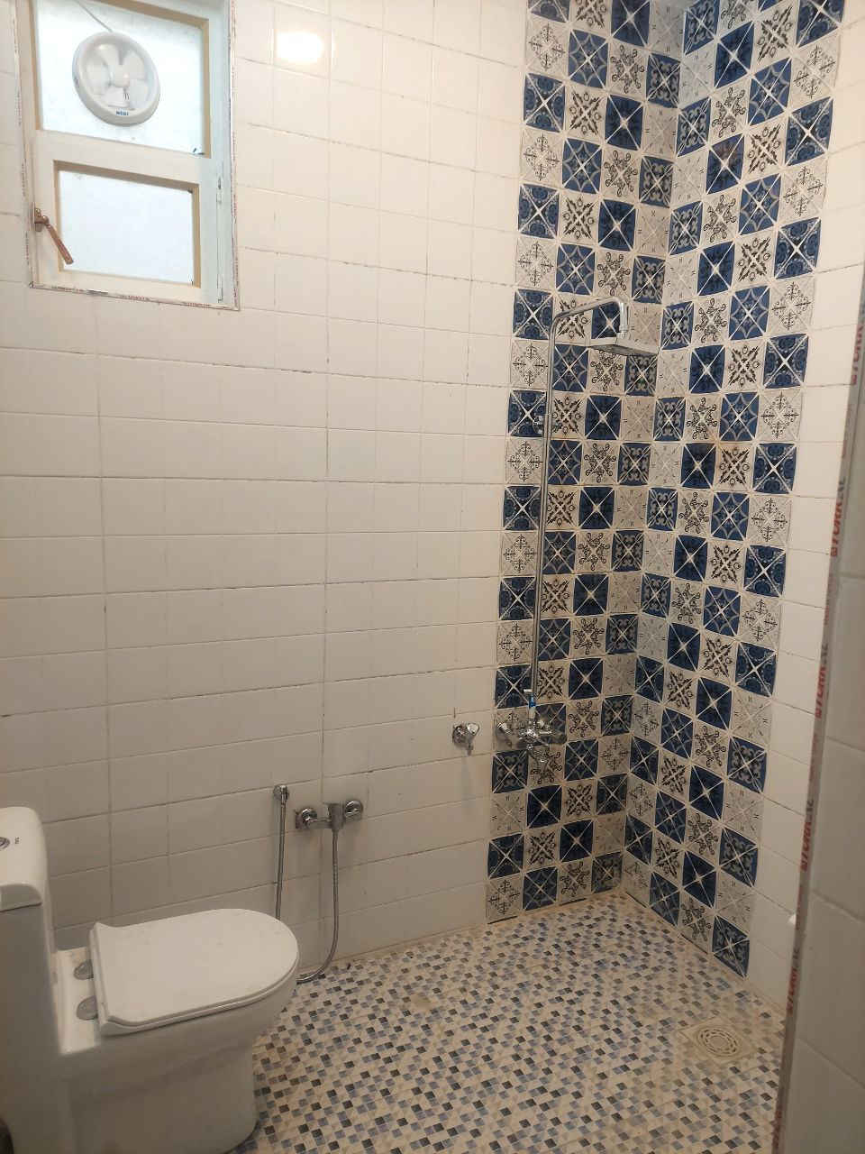 بيت للإيجار في منطقة الكريعات ــ البيت طابقين ، مساحة كل طابق 100 متر مربع ــ يحتوي البيت على 3 غرف نوم وحمامين وصالة جلوس ومطبخ وبالكونة كبيرة ــ الايجار 600,000 دينار عراقي ــ للتواصل ***********

الموقع : 

https://maps.app.goo.gl/7hCSFS6dyxiSnUFF6
