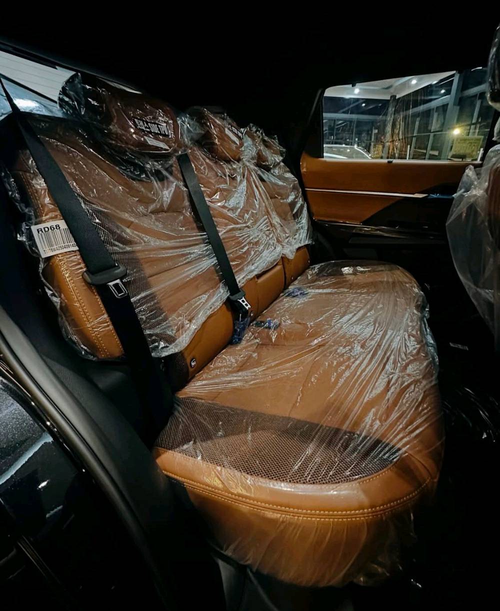 Torres (KGM) 
توريس من شركة سانك يونك الكورية 
بأقساط شهرية على 6 سنوات وبدون حجز مروري
ضمان گير ومكينة 3 سنوات  
سيارة شبابية عصرية التصميم كامل مواصفات 
مواصفات السيارة 👇🏻 
فئتين 4WD , 2WD
محرك 1500L Turbo 163HB
الگير من شركة أيسن اليابانية AT6Speed
كشنات جلد كهربائي تدفئة وتبريد مع ذاكرة حفظ وضعية المقعد 
حساسات امامي خلفي وكاميرا خلفية 
فتحة بالسقف 
بصمة 
شاشة لمس تدعم النظامين Apple Carplay, Android 
مري كهرباء شفط 
ABS , ESP 
والكثير من المواصفات 
تتوفر بالنقد والاقساط 
للحجز واتساب 👇 
***********   مهندس علي حلة
