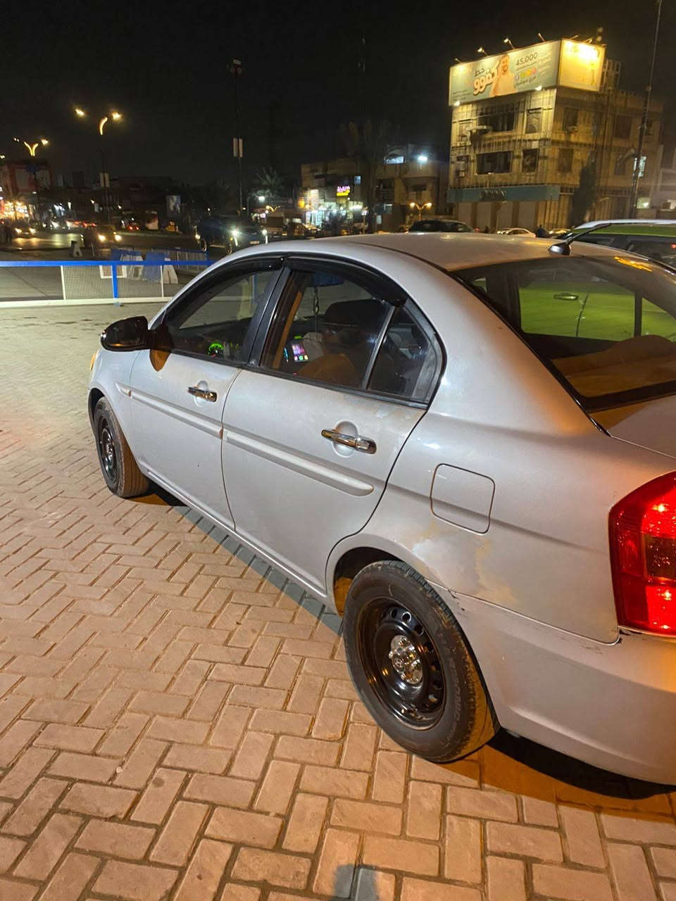 السلام عليكم اكسنت فيرنا ٢٠٠٨
تفاصيلها واضحه بالسونار 
مكينه ١٦٠٠ 
صدر جديد أمامي خلفي 
تخم تاير 
كامره أماميه خلفيه 
السعر ٨٥ وبيها مجال بسيط 
مكاني بغداد 
***********
