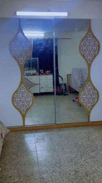 الموقع: بغداد – الدورة / ميكانيك سلايــت

للبيع غرفة نوم راقية 6 قطع بحالة شبه جديدة، استعمال قليل جداً، نظيفة ومتعوب عليها، جاهزة 

 تصميم حديث ولوناته تهدي النفس، مناسب لكل الديكورات

المواصفات:

الخشب قوي وثقيل

النقشات ديزاين حديث

كل القطع نظيفة وما بيها أي ضرر

استعمال خفيف مثل الجديد

السعر مناسب 

✔️ شراي فقط يدخل الخاص

✔️ للاستفسار*********** 

ملاحظة:

إذا عدك أثاث غرف — بيع / شراء — راسل خاص، مندوب مبيعات وشراي داخل بغداد فقط.
