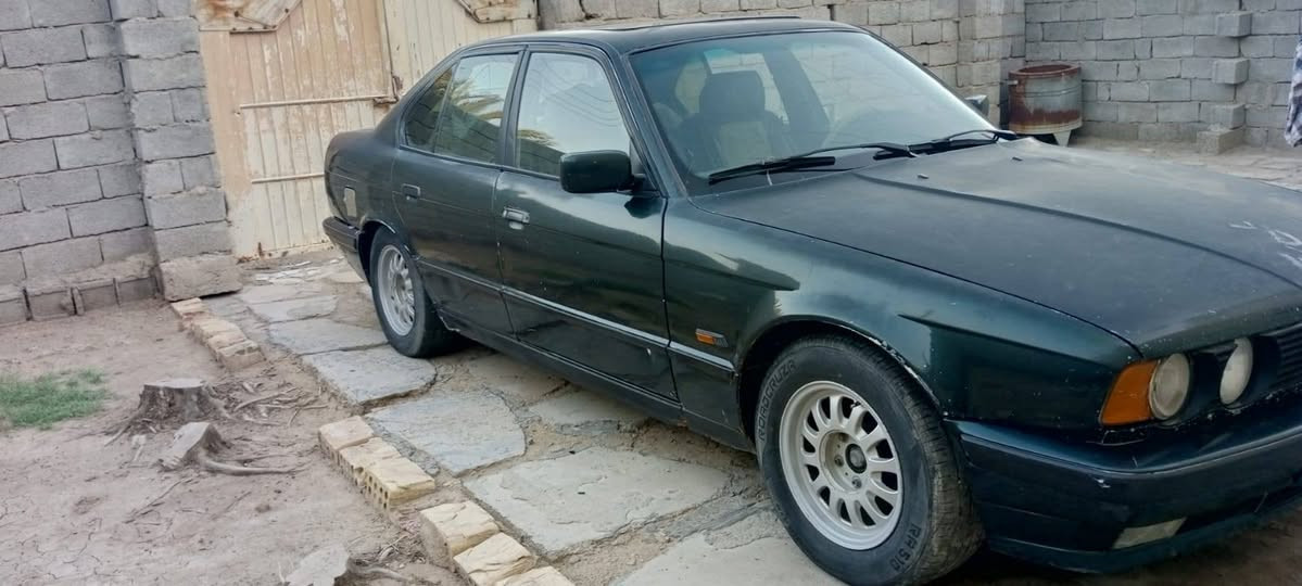 السلام عليكم
للبيع بيئم 525 سته مسكر فانوس موديل 1993 سياره كل حادث قوي وعيب شرعي مابيها سياره عوزها ترتيب ابيعك كوم حديد اتكفل بشرعياتها رقم بغداد 40 
***********
