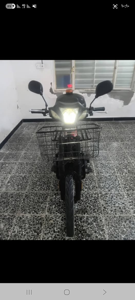 السلام عليكم للبيع دراجه شحن 🏍جاهزه كهربائيات كلها شغاله نظافه 90% سعرها 350 مكانها بغداد هذا رقمي يوجد واتساب ***********
