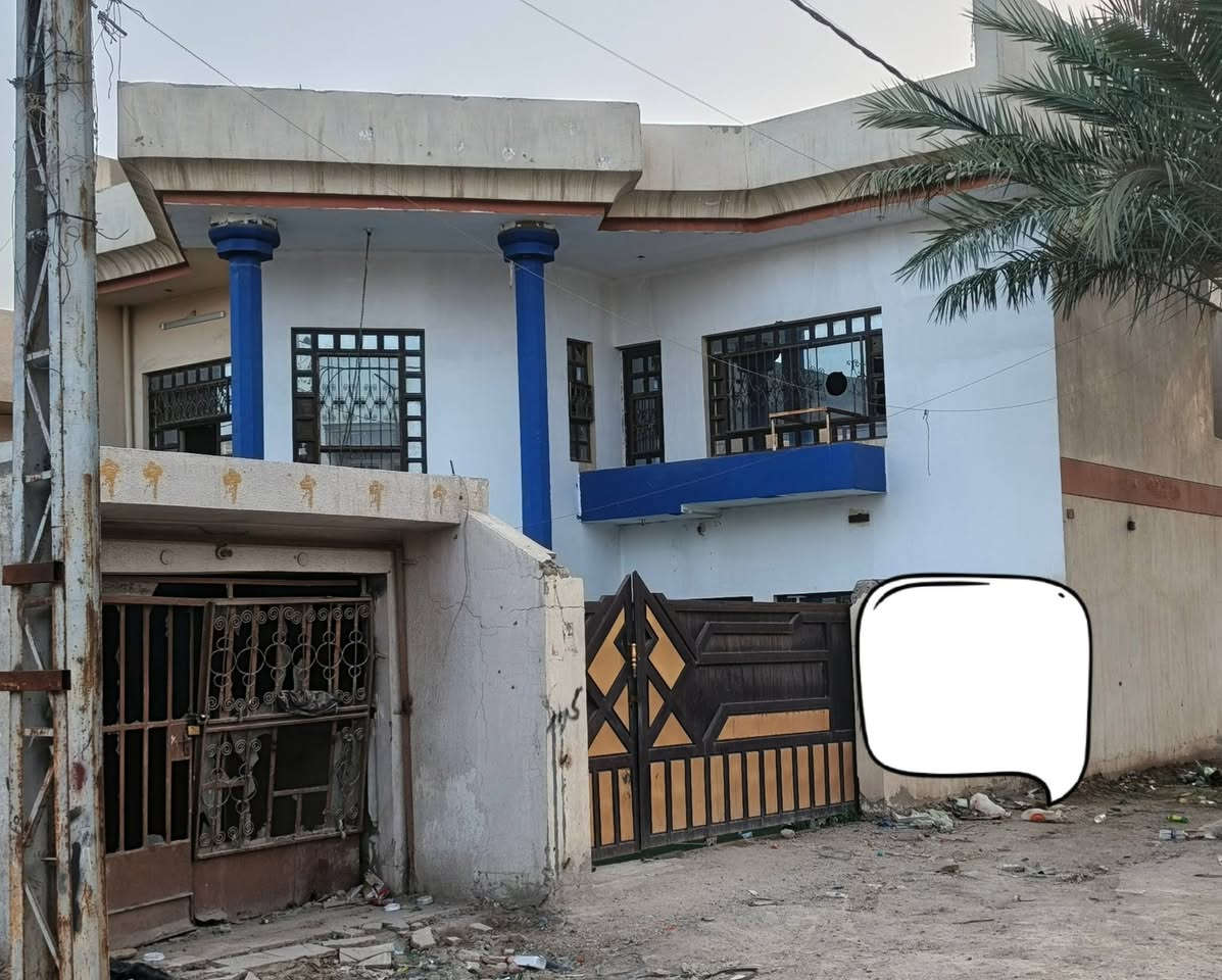 السلام عليكم بيت للبيع طابو صرف ركن تجاري شارع عريض المساحة 260م سند مستقل بسم شخص واحد فقط الوجه 20م  نزال 13م
بناء نضيف جدا يحتوي على 4نوم صاله مطبخ صحيات عدد3 كراج مدخلين الموقع الدورة قرب كليه الهادي 
***********
