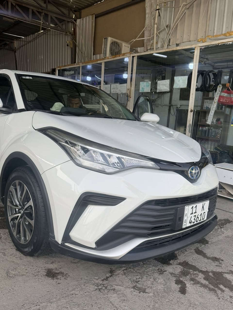 تيوتا chr موديل ٢٠٢٤ زيرو سياره واكعه من ناقله بيه صبغ ابيع عام لا شواصي ولا لغود فول مواصفات مكينه ٢٠٠٠ دوشً وارد خليجي مرقم بغداد بسمي عارضه ١٢٠ وبيه مجال بسيط شراي يتصل مكاني حي الجهاد ***********
