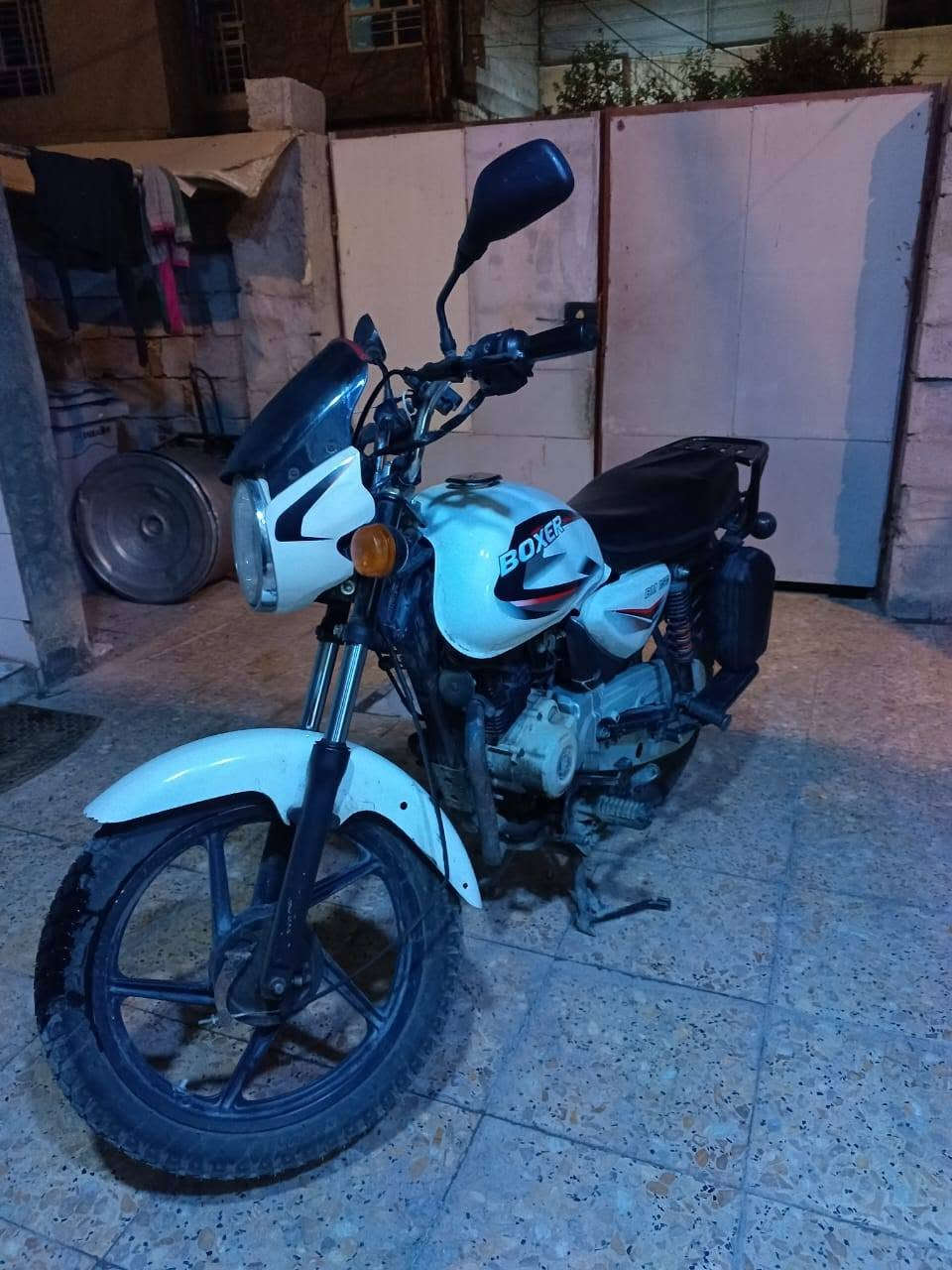 السلام عليكم بوكسر 2023كلاسك دراجه خير من الله مرقمه رقمها كربلاء دراجه كامله مكمله شغل وطلع محرك ناعم لا نضوح لا تبخير عارضعا 1750وبيها مجال مكاني الزعفرانيه 
***********
