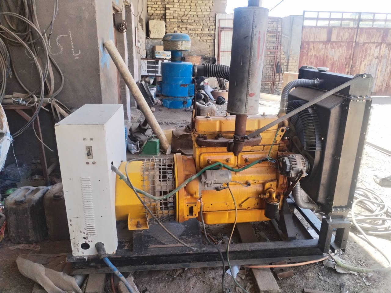 مولد بيركنز صيني 50kv لاتبخير ولا تنقص طبك بلادي ما مفتوح بيه برغي راديتر جديد حجم كبير   حماوه ماكو العنوان ميسان الاتصال واتساب فقط ***********
