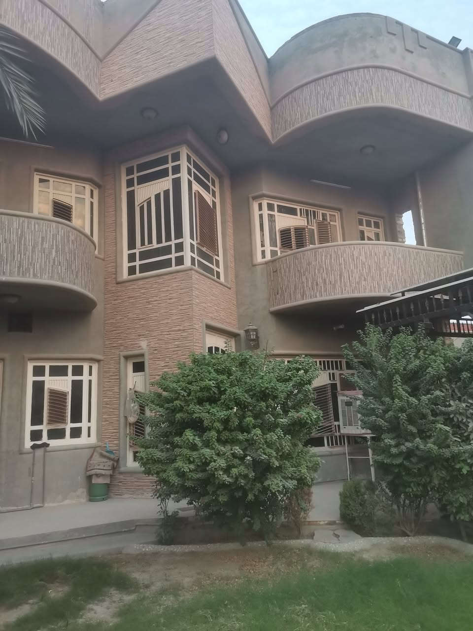 بيت للبيع  بل فلوجه  حي رساله خلف معرض الشارقه قرب شارع العام ثالث بيت شارع 20 المساحه 230سند واقع حال 300 متر سعر 270 مليون

رقم تواصل:***********
***********
