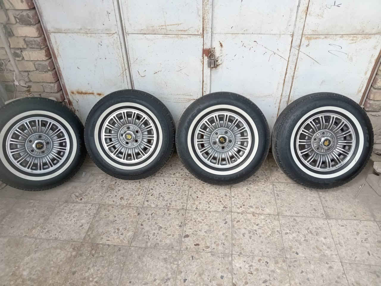 سلام عليكم تاير ويل تخم للبيع تاير جديد ما مستخدم هواي لافتيله ولا ركعه  تاير حجم 14 الويل 5 براغي مكفولات الاتصال على الرقم *********** ما متواجد فيس
