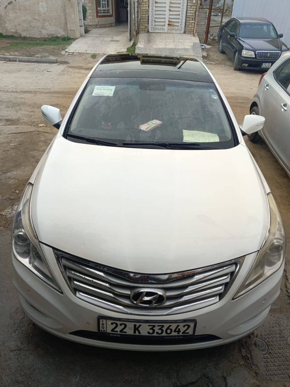 هونداي ازيرا ٢٠١٥ فول مواصفات خليجية ماشية ١١٤ الف فقط  و بيها صبغ جاملغ و باب خلفي اثر كردة باب يعني مو حادث و بيها بارد يمكن شبر *********** بغداد, العراق
