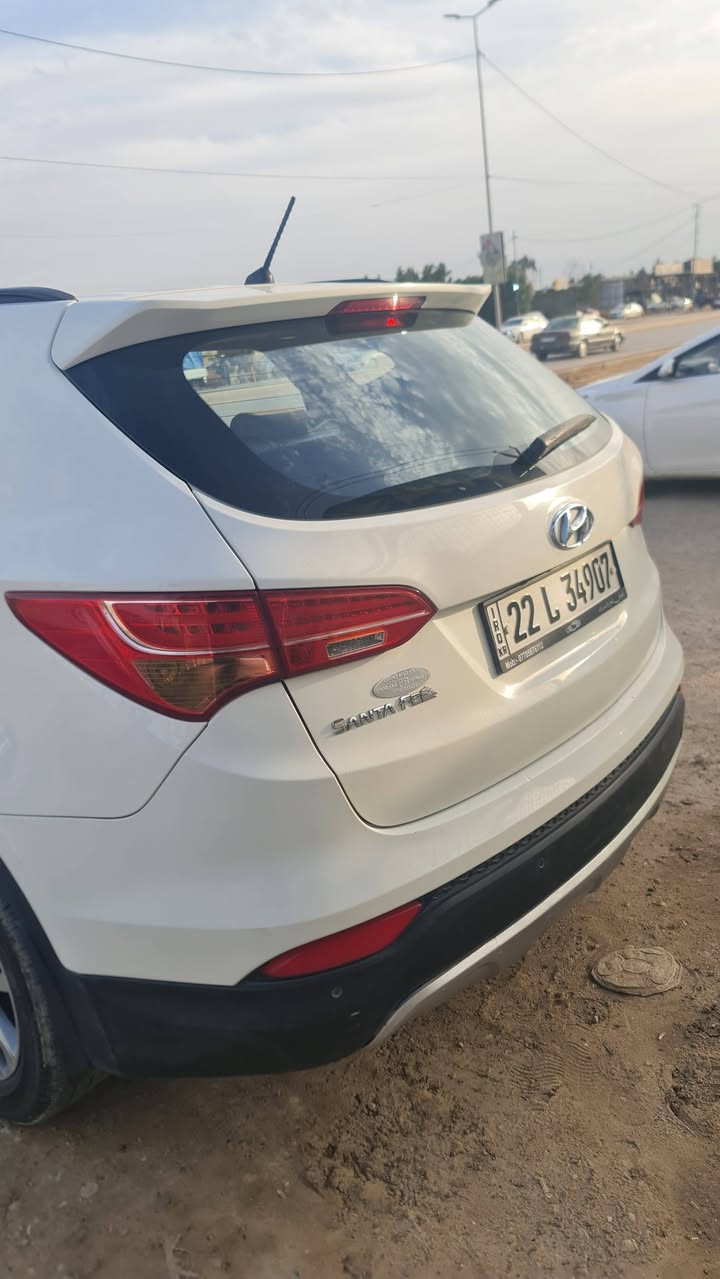 سنتافي موديل ١٣ سبعه راكب مكينه ٢٤٠٠ دوش ٣ قطع تبريد  تخم تاير حداديه جديده تبريد شغال جديد مواصفاته بصور بيه طخه جوه الباب الأمامي السونار مرفوق بصور السعر ١٤٥ وبيه  مجال ***********
بأسمي تريد تحويل تريد وكاله حاضر
