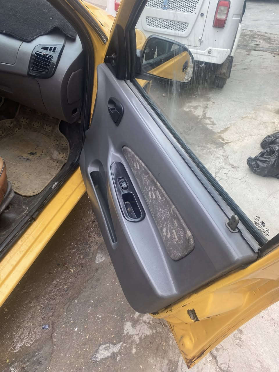 السلام عليكم 
طيبة موديل 2015 
   مكينه گير خير من الله، تدفئة ، تبريد ثلج
بيه بس الهلال مال جاملغ 
    ،،  هيئة  مصفره رقام انكليزيه 
مكان السياره بغداد الدوره 
السعر 43وبيه مجال رقم الهاتف ***********
