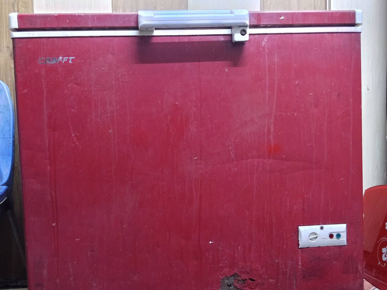 ثلاجة وجة بلازمة نوعية SHNON:  ومجمدة نوعية Craft: سعر الثلاجة 200.وسعر المجمدة 150فقط.  للتواصل ***********
