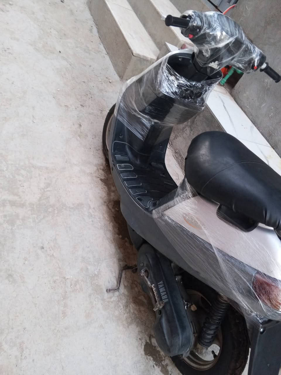 دراجة بطه موديل 2000 كلهه شغاله
سلف كهربائيات شلعه معدل مامفتوحه رائده 375 وبيه مجال ***********
