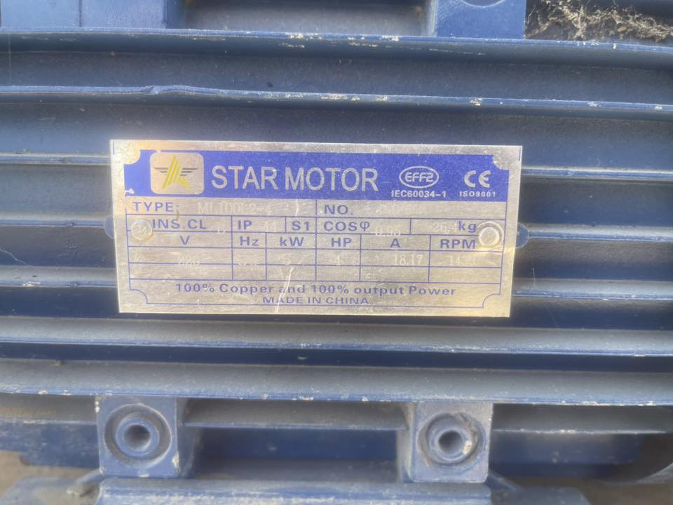 السلام عليكم ماطور (5)حصان 
شرط نحاس اصلي 
شغال بعده جديد ما مشتغل 
يرهم خنزيره حجم زغير 
سنكل 
بسعر مناسب 
للتصال ***********
