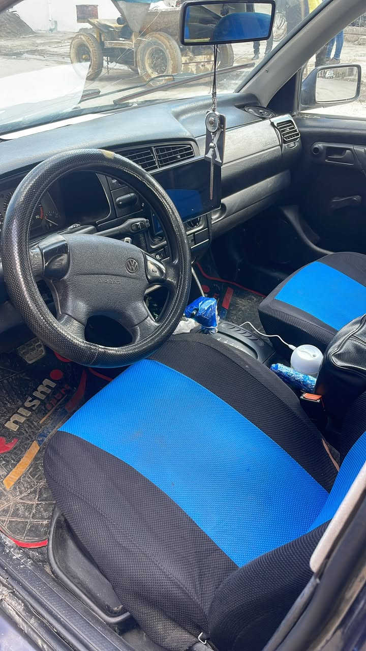 كولف نفخ موديل  ٩٣ ازرق  بسمي    كير توماتيك بيها  كاربون بانزين رقم دولي    شرط الوكاله والتحويل مكان السياره الرشيديه السعر ٣٨ بيها مجال شي قليل 
***********
***********
