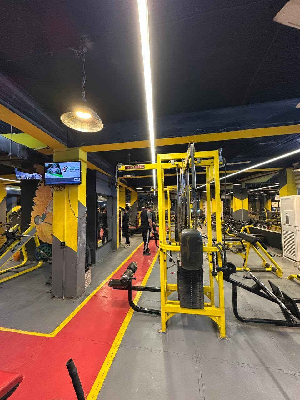 انضم الآن إلى POWER HOUSE GYM man  واستمتع بالتدريب في قاعة مجهزة بأحدث الأجهزة الأمريكية المتطورة، وأجواء رياضية مميزة تساعدك على تحقيق أهدافك وبناء جسم قوي وصحي.
🏋️‍♂️ أجهزة حديثة 💪 بيئة رياضية محفزة 🔥 نتائج تبدأ بالإرادة
⭐ سعر الاشتراك الشهري فقط 25,000 دينار ⭐
لا تؤجل حلمك... ابدأ اليوم وكن النسخة الأقوى من نفسك!
Power House GYM Man القوة تبدأ من هنا
#الخطيب_شارع_الظغط


**إذا كنت صاحب هذا الإعلان وتريد حذفه لأي سبب، رجاءا أرسل رسالة إلى الدعم الفني**